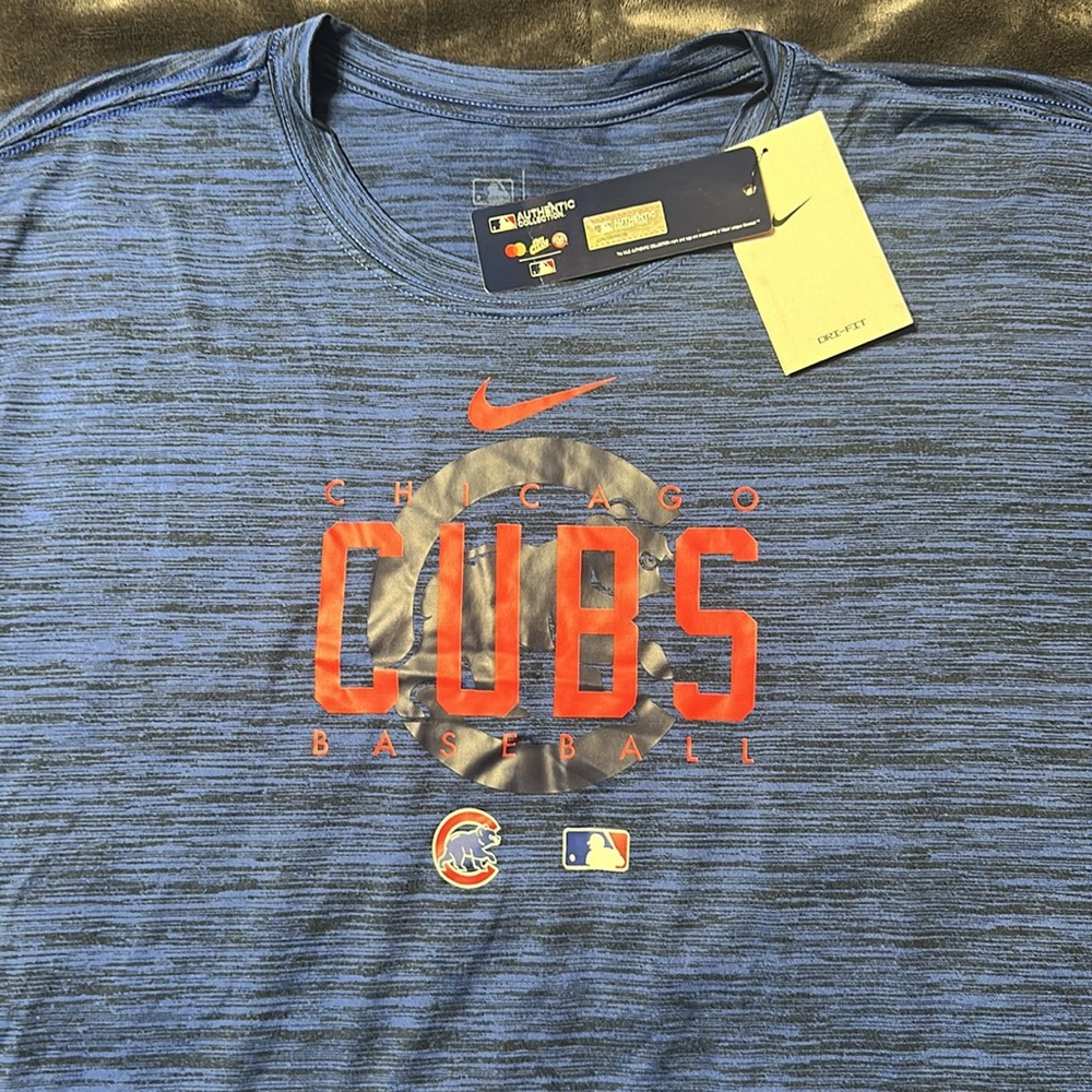 NWT New Nike T Shirt Chicago Cubs New! - Picture 2 of 6